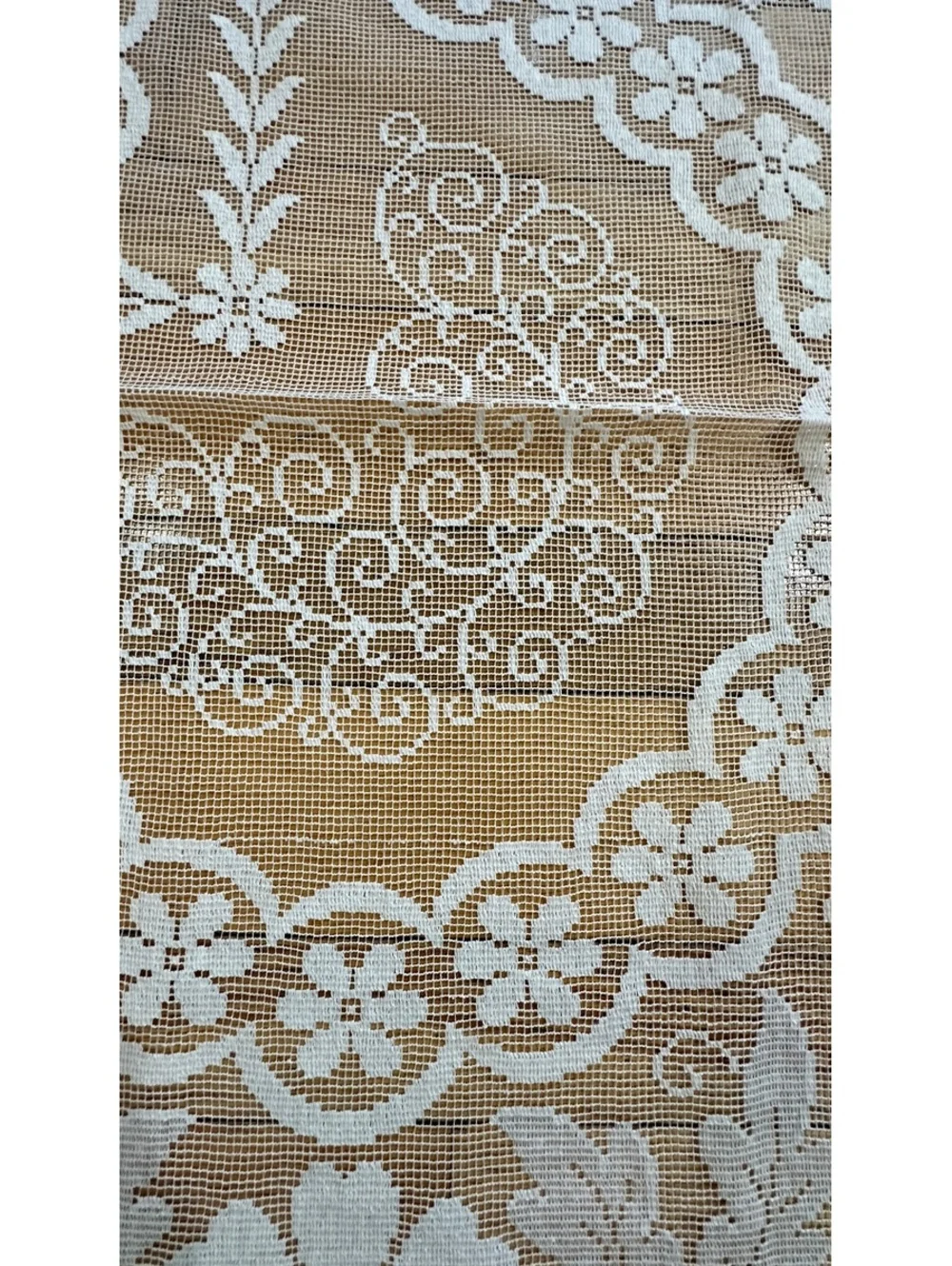New VTG MCM Floral Lace Tablecloth Daisies Vines Heirloom Cottagecore 70x87 Box